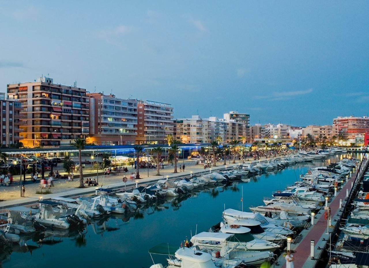 Pet Friendly - Apartamento Centrico Y Cerca De La Playa ซานตาโปลา ภายนอก รูปภาพ