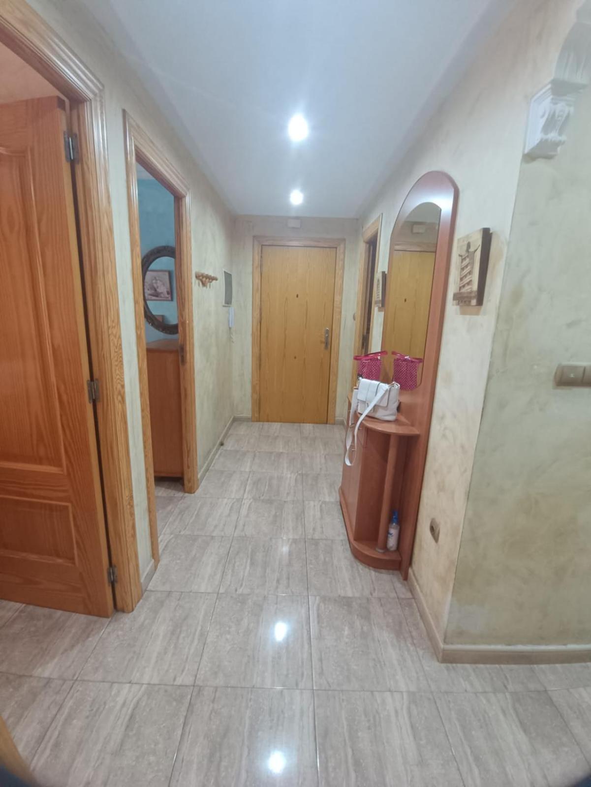 Pet Friendly - Apartamento Centrico Y Cerca De La Playa ซานตาโปลา ภายนอก รูปภาพ