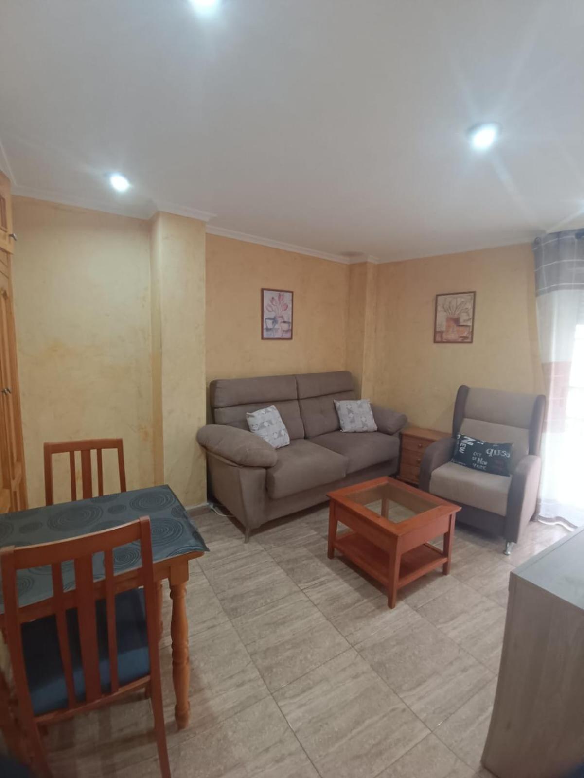 Pet Friendly - Apartamento Centrico Y Cerca De La Playa ซานตาโปลา ภายนอก รูปภาพ