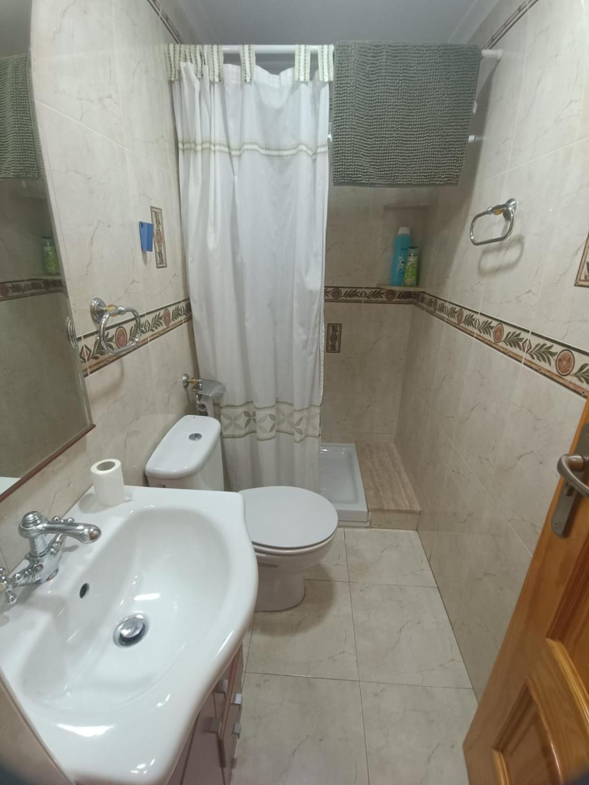 Pet Friendly - Apartamento Centrico Y Cerca De La Playa ซานตาโปลา ภายนอก รูปภาพ