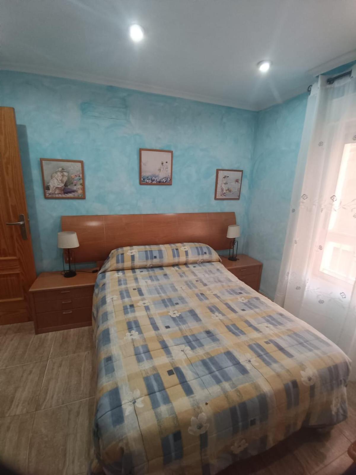 Pet Friendly - Apartamento Centrico Y Cerca De La Playa ซานตาโปลา ภายนอก รูปภาพ