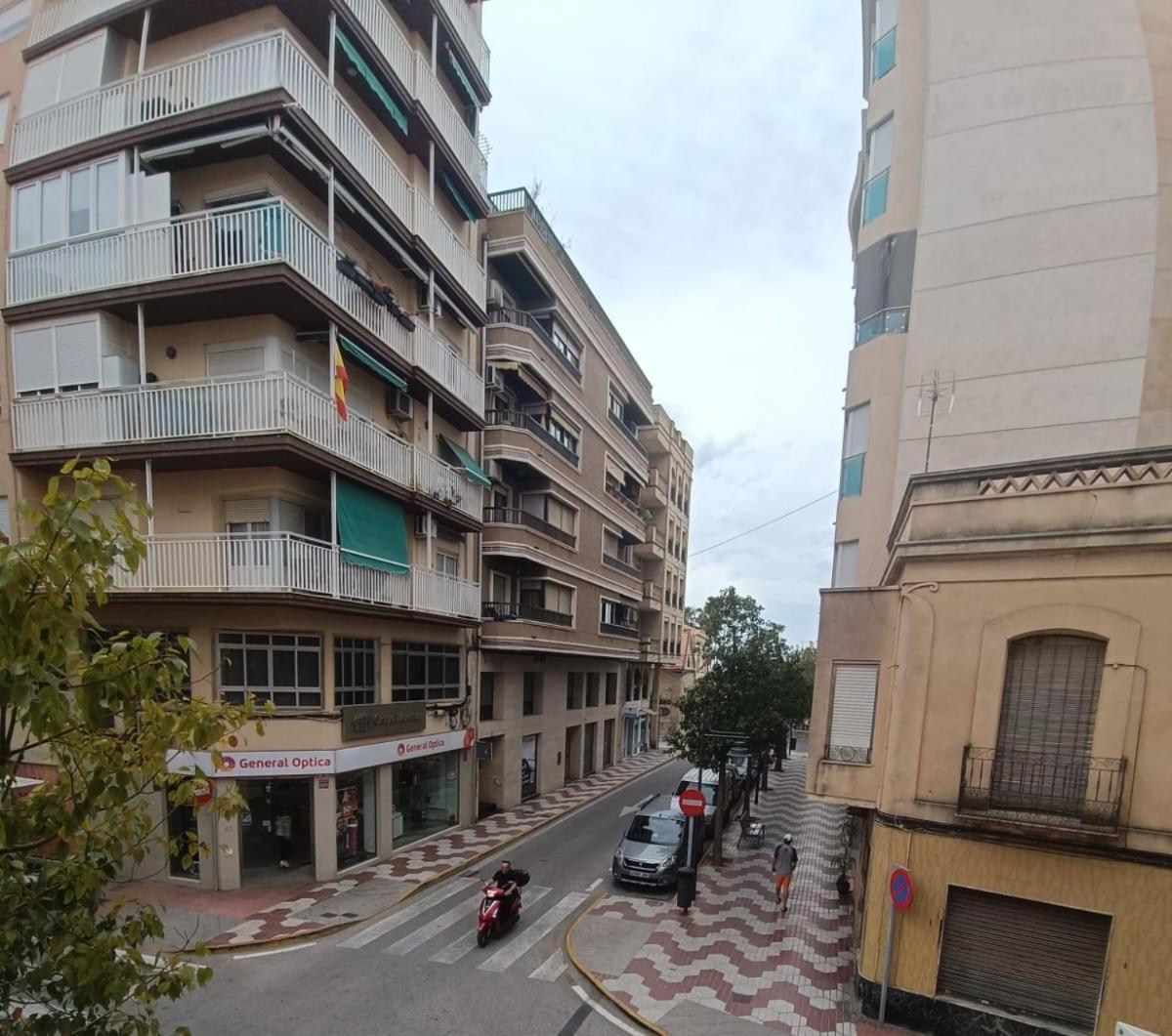 Pet Friendly - Apartamento Centrico Y Cerca De La Playa ซานตาโปลา ภายนอก รูปภาพ